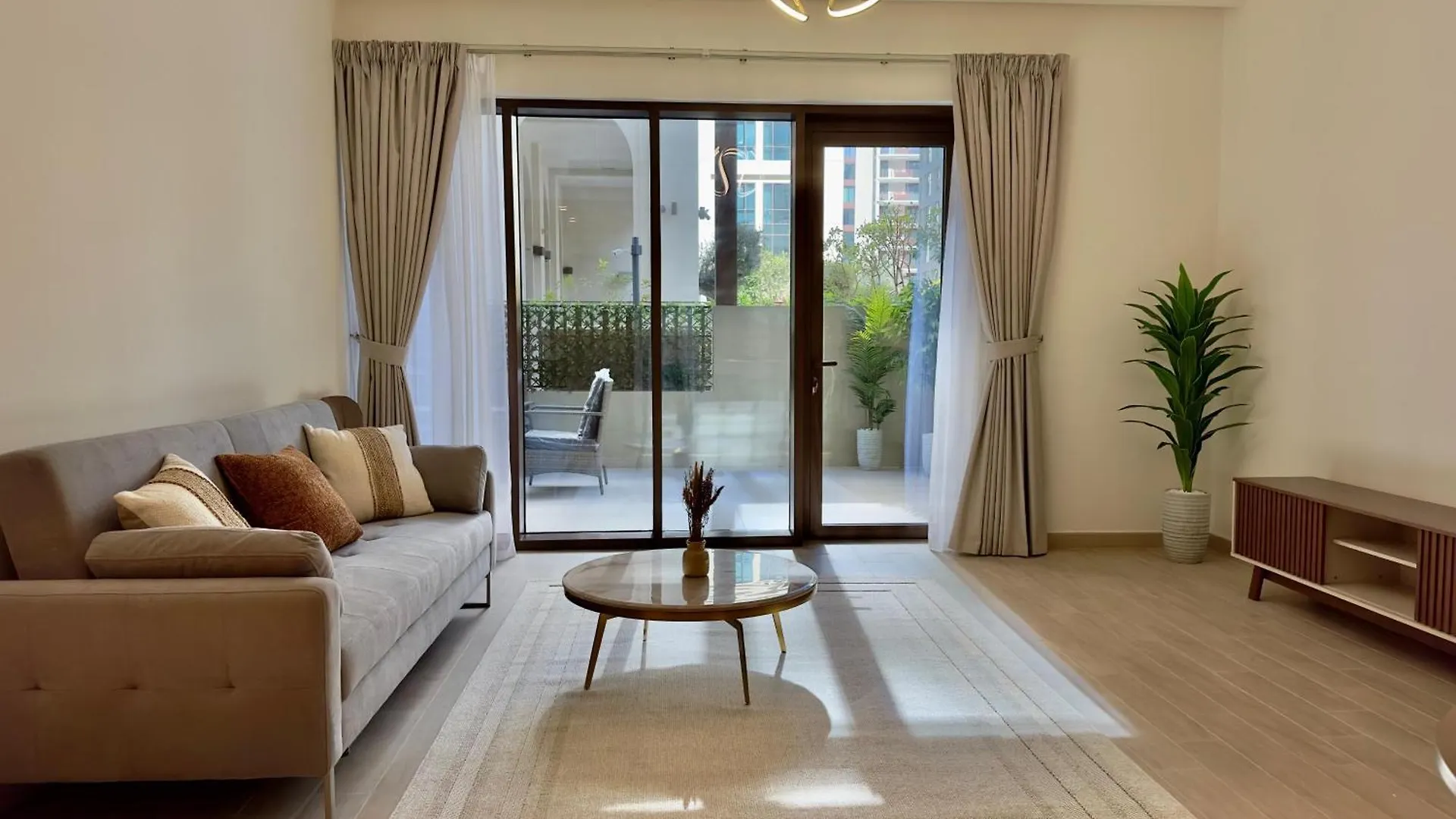 Luxury Apartment With Private Beach Access In Creek Beach Dubai